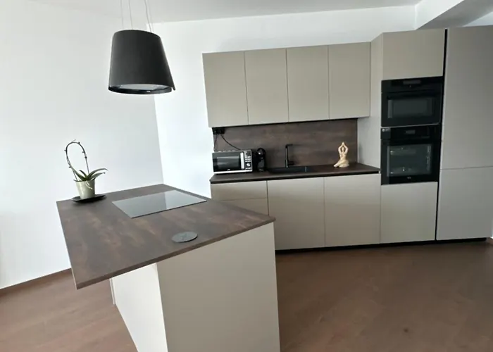 아파트 New Eurovea Tower *